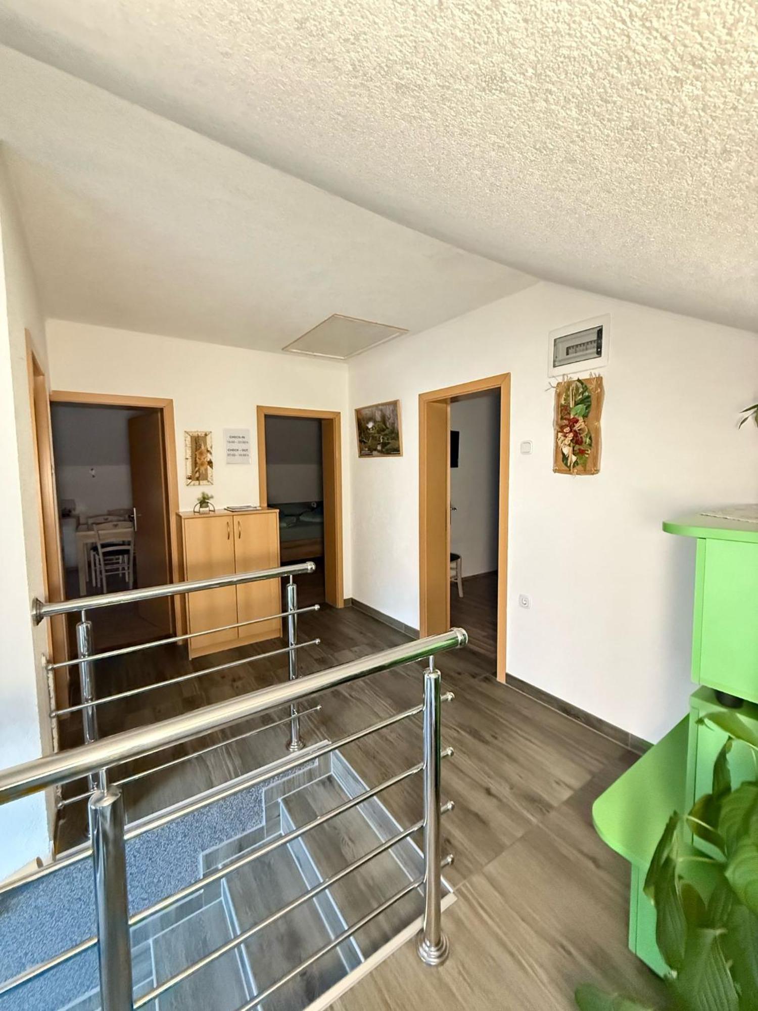 Apartments Marija Vrelo Korenicko Luaran gambar
