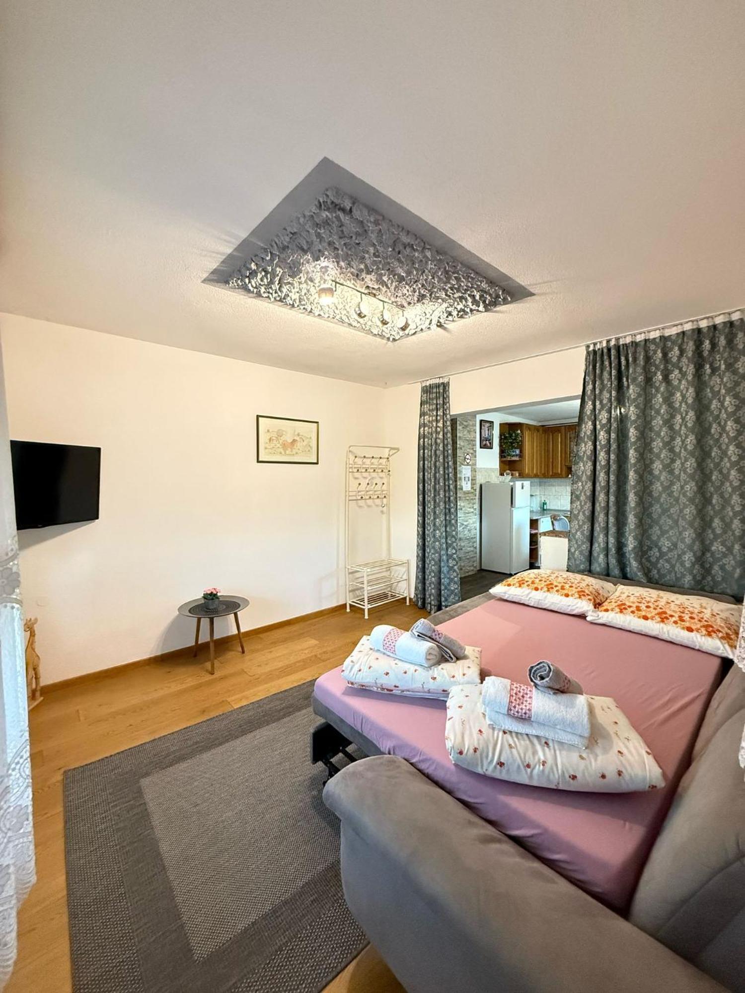 Apartments Marija Vrelo Korenicko Luaran gambar