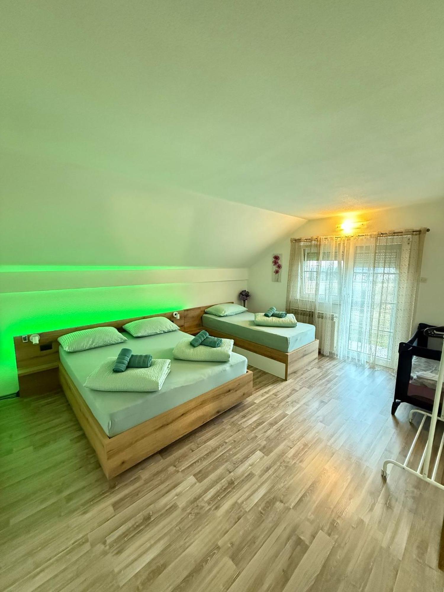 Apartments Marija Vrelo Korenicko Luaran gambar