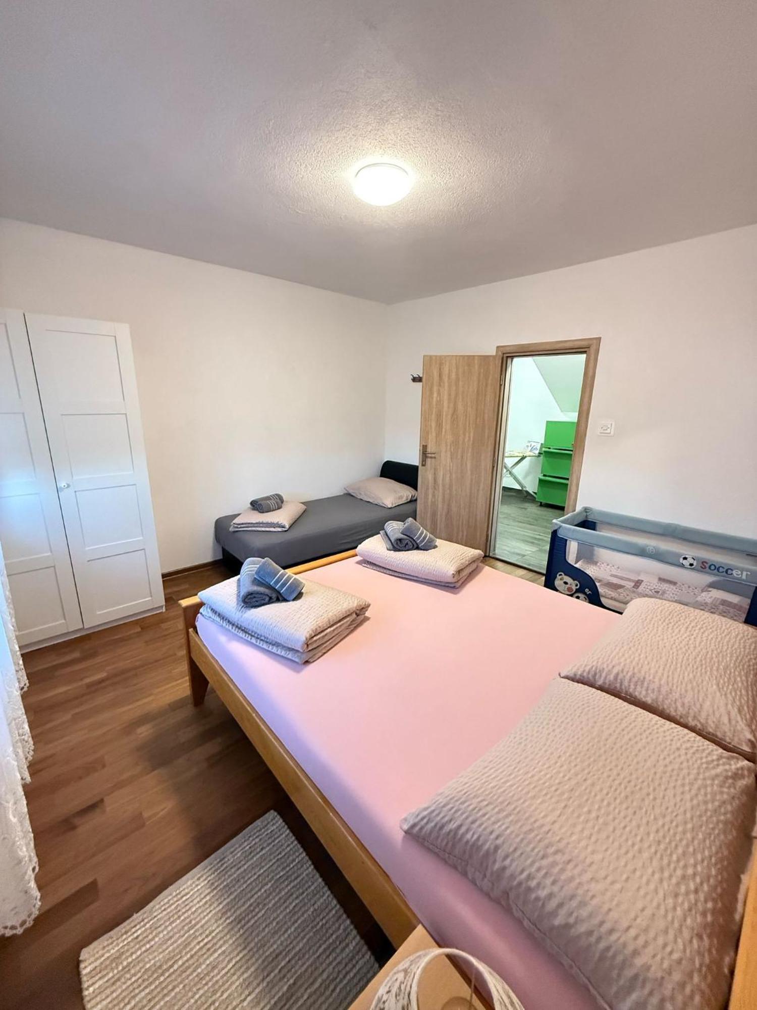 Apartments Marija Vrelo Korenicko Luaran gambar