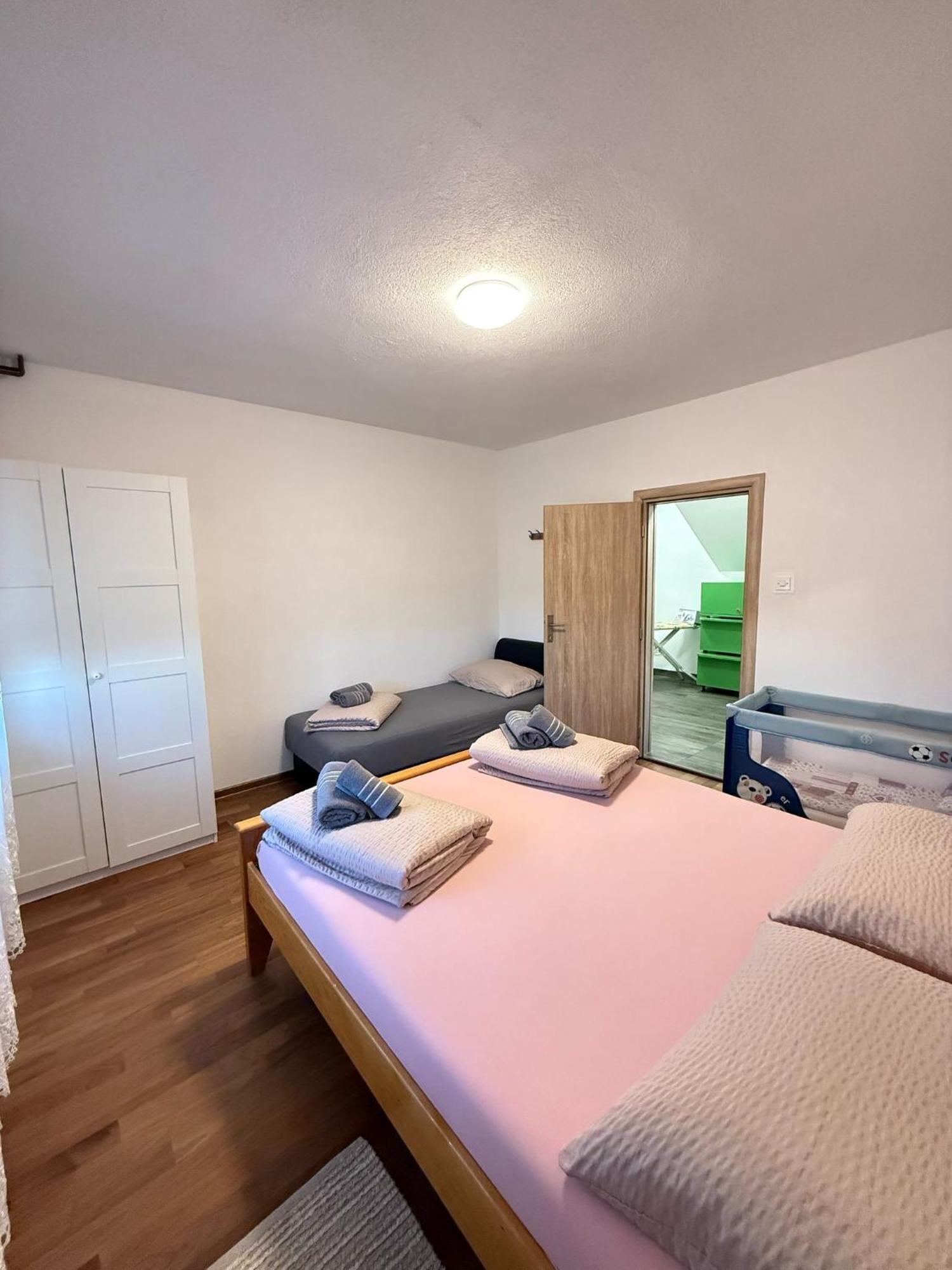 Apartments Marija Vrelo Korenicko Luaran gambar