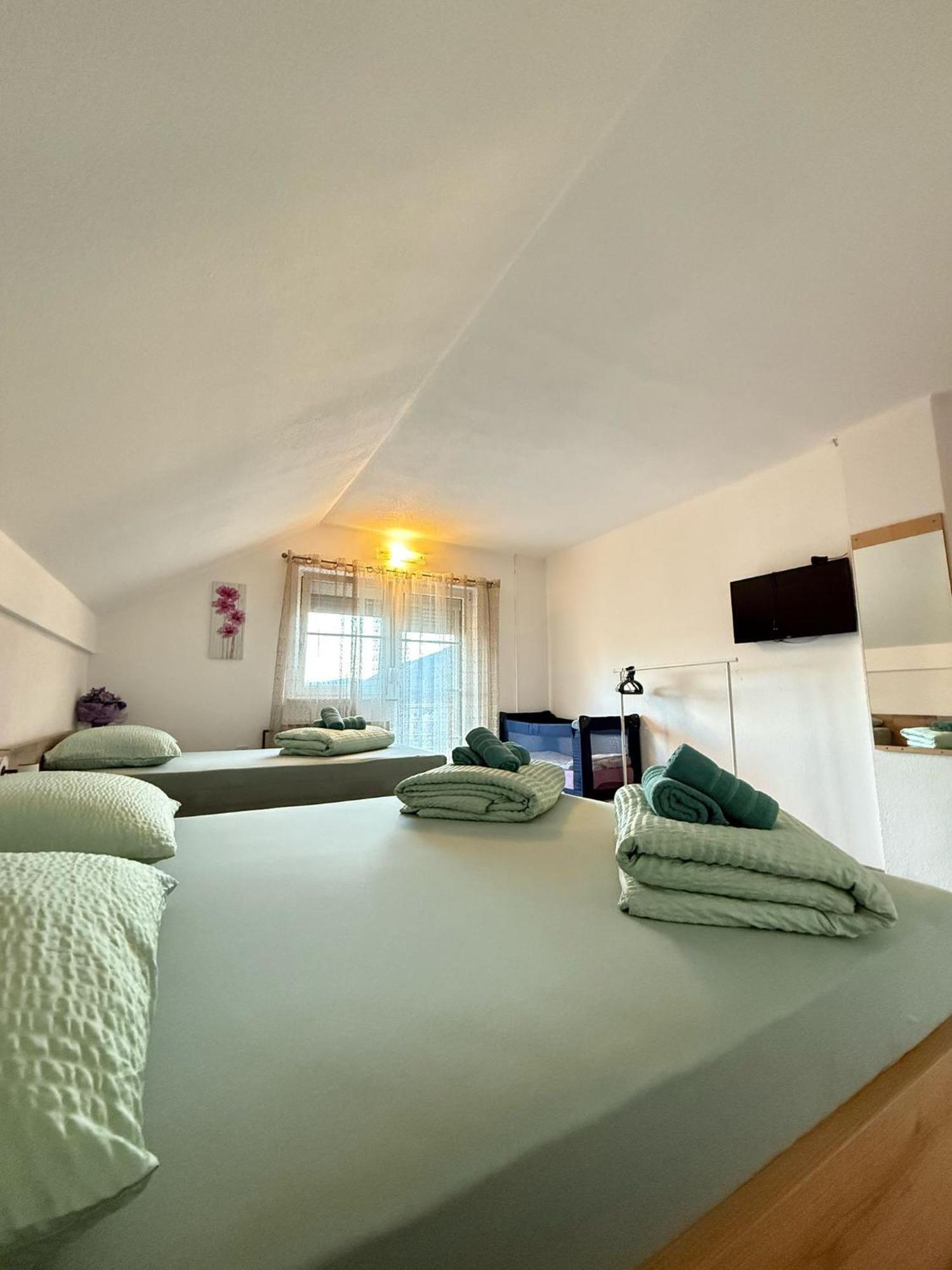 Apartments Marija Vrelo Korenicko Luaran gambar